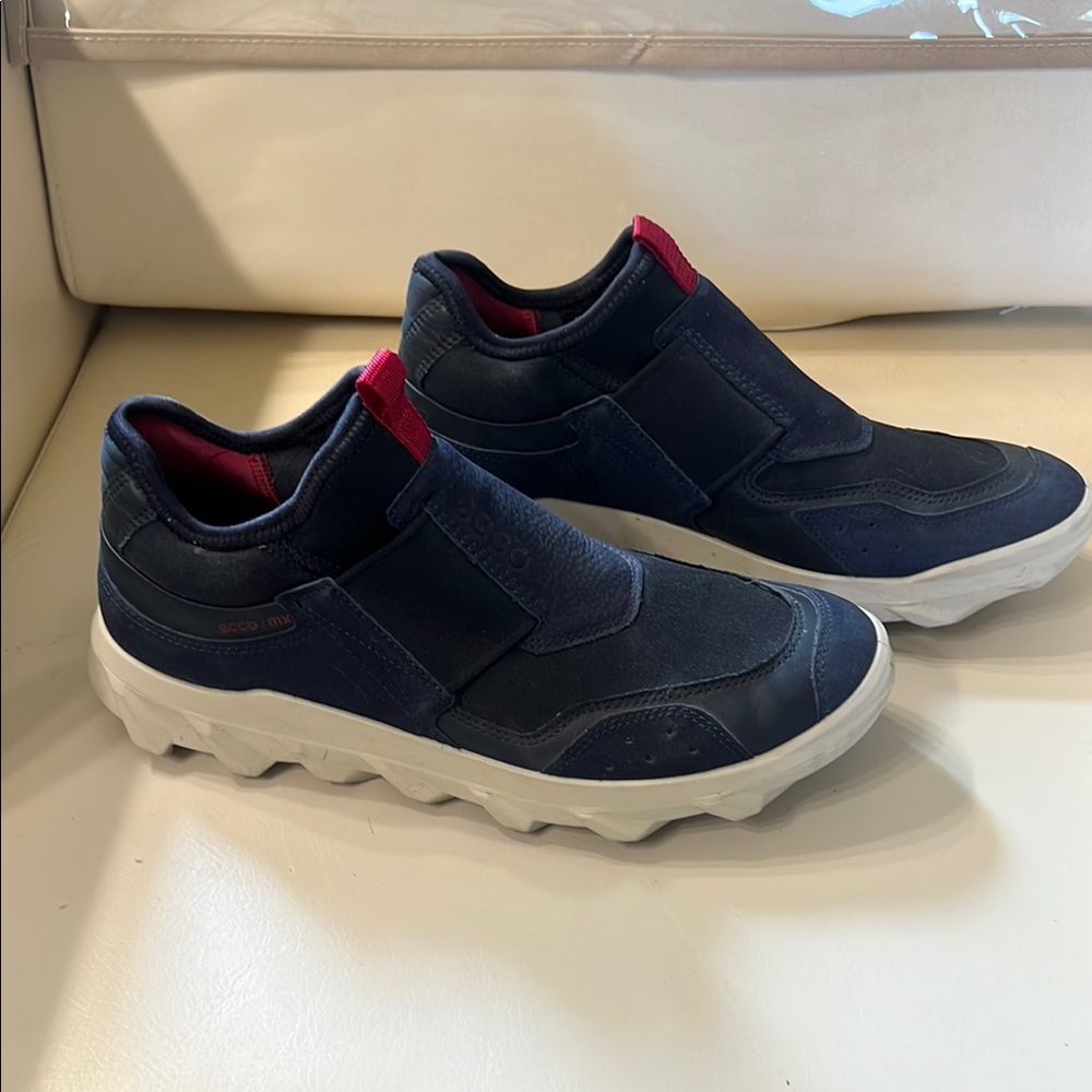 Ecco Womens Navy Athletic Shoes 8 - 8.5 US  39 EU